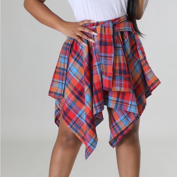 Plaid, asymmetrical skirt - Picture 5 of 5